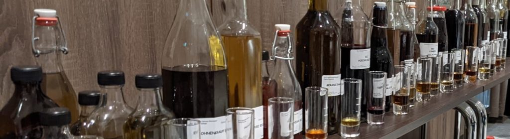 Gin Erlebnis - Genuss, Verkostung und Destillation bei den Genusswelten im MAK in Wien 4 Gin Workshop 01