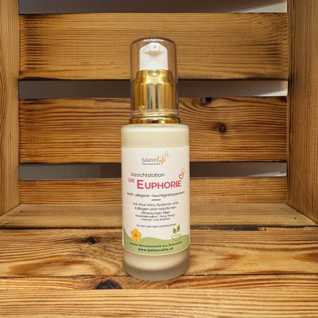 Naturkosmetik im Sommer: leichte Pflege für warme Tage 4 Die Euphorie Gesichtslotion mit Hyaluron – leichte Feuchtigkeitspflege für Mischhaut und normale Haut, 50 ml