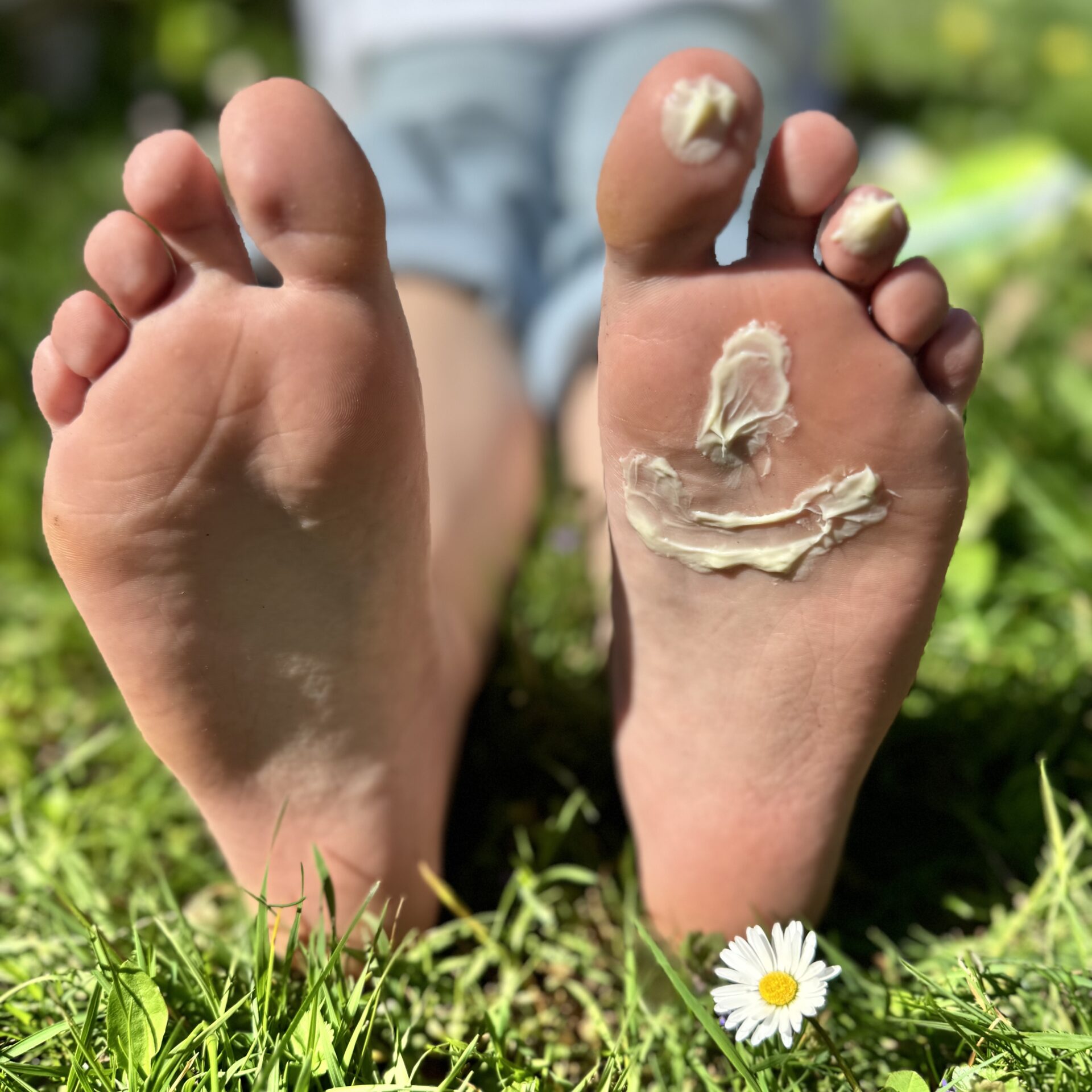 Happy Feet Fußcreme mit 10 % Urea für trockene und raue Füße – 100 g 10 Happy Feet Fußcreme mit 10 % Urea für trockene und raue Füße – 100 g – Bild 4