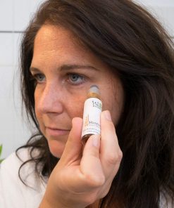 Weinkosmetik SPEZIAL Hangover Augen Repair Gel Anwendung Produktbild 03